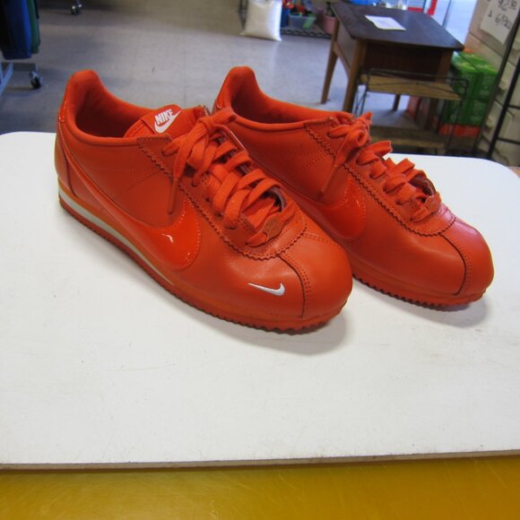 Nike Classic Cortez "72" Women's 9 Premium Team Orange Shoe's 905614-802 - Picture 1 of 8